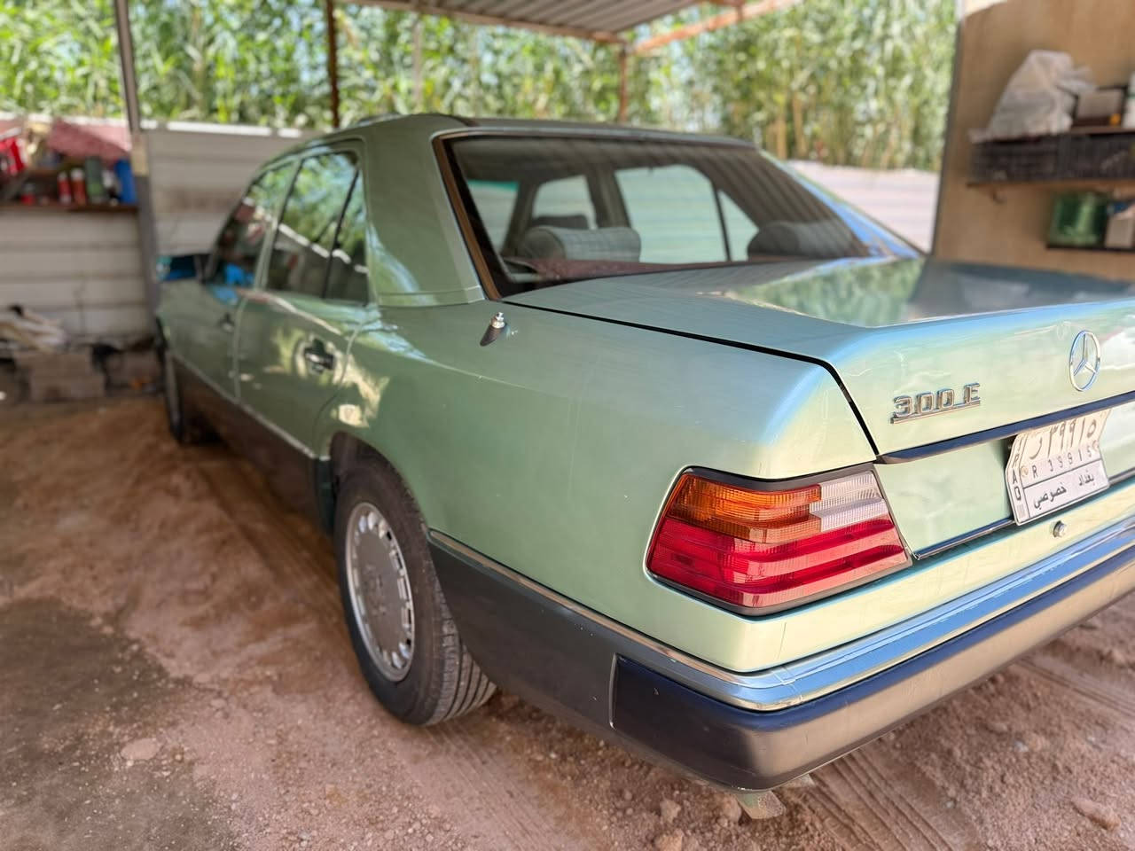 السلام عليكم ورحمة الله وبركاته 
للبيع مارسدس دب موديل ٩٢ بلادية 
السعر المطلوب ٧٠ ورقة 
سيارة جاهزة من كلشي تبريد وحداديه وادامه وكهربائيات 
ماتصرف عليها اي شي مكان السيارة كربلاء الهندية 
*********** 
اتصل وبيك خير وتدلل
