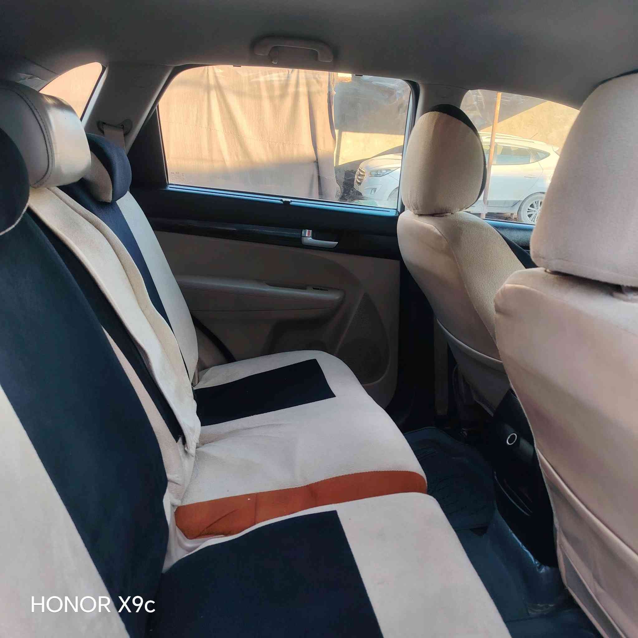 السلام عليكم 
سورنتوا موديل 2015
فوول عدى البنوا راما 
6 سلندر 
رقم بغداد 
السياره بأسمي شخصياً ثاني يوم احولك 
 نضافه فوول سياره جديده بمعنى الكلمه 
مكفوله من ضربه وبارد وصبغ وتبديل 
ماعدى اكو رصعات حالوب  تطلع بالسونار بس بالحقيقه مالها وجود ابد   السونار موجود بالصور 
السعر  197 وبيها مجال 
مكان السياره بابل / جبله 
للاستفسار الاتصال ***********
