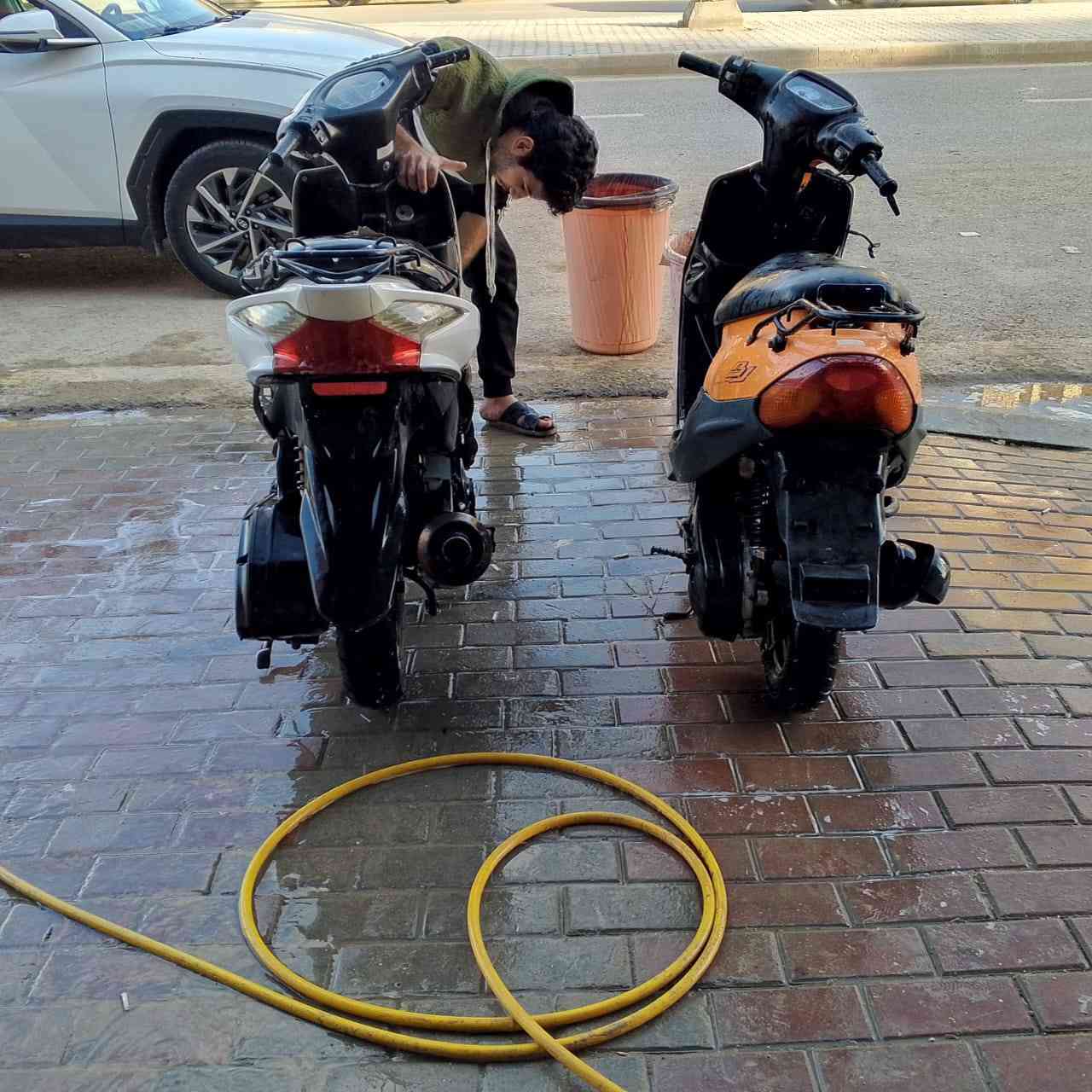 للبيع 
1-ادرس نظيفة ومرتبة متروكة فترة عوزه ترتيبات بسيطة مثل سيم لگيچ البانزين وكتف مال باتري والباقي الوضع مالته تمام سعره ٥٥٠
2-بيجي نظافة حلوه نگرة هندر تشتغل لون مميز برتقالي شغالة الكهربائيات ماعدا السلف مو شغال تحتاج ترتيب  
سعره ١٧٥ 
مكان الدراجتين كوت خاچية شارع اربعين 
للاتصال او الاستفسار ***********
وبيهن مجال حگ الجية الدراجات مال جناية ما ابيع واشتري بيهن
