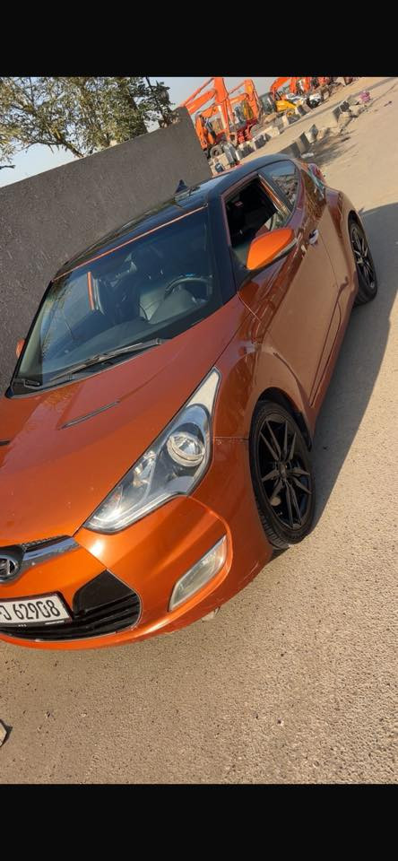 السلام عليكم
هونداي فولستر وارد خليجي فول مواصفات 1/1 
بانوراما 
مري شفط
كشنات جلد 
حساسات 
شاشه كبيره 
السياره رقم بغداد مكان السياره بغداد السعر (80) بيه مجال بسيط للاستفسار (***********)
