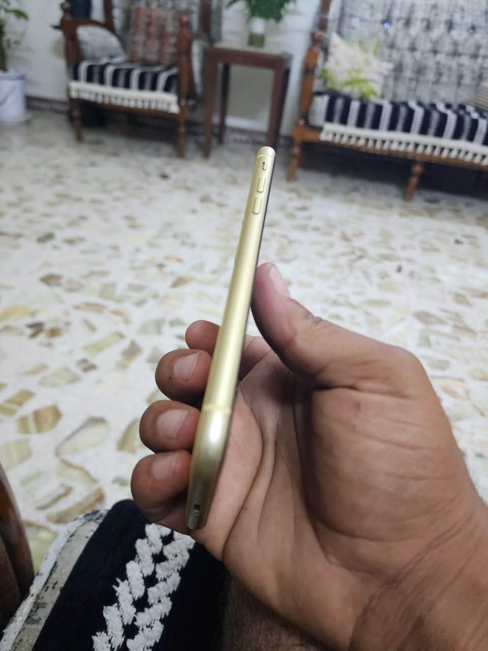 سلام عليكم ايفون اكس ار جهاز بلدي وجديد مال دكتوره مكفول 79 باتري 💵 لمساحه 128 بغداد زعفرانيه 😉*********** وسعر سهله
