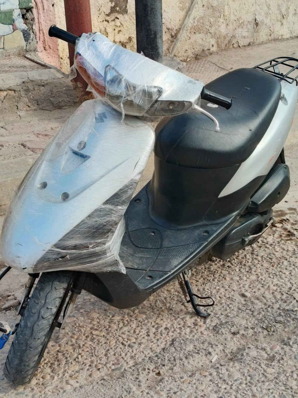 السلام عليكم دراجه ساسوكي رياظي ما مفتوح كله بلادي مكاني المجر السعر 400 وبيهه مجال  رقمي 
***********
