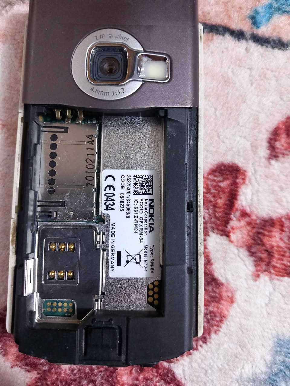 السلام عليكم شباب جهاز N70 الجهاز اشكد متتوقع جديد حته الكفر اصلي ممفتوح ولاملعوب بي شوفت عينكم الجهاز نكليزي ويا شاحنه  السعر 35 الف رقمي ***********
