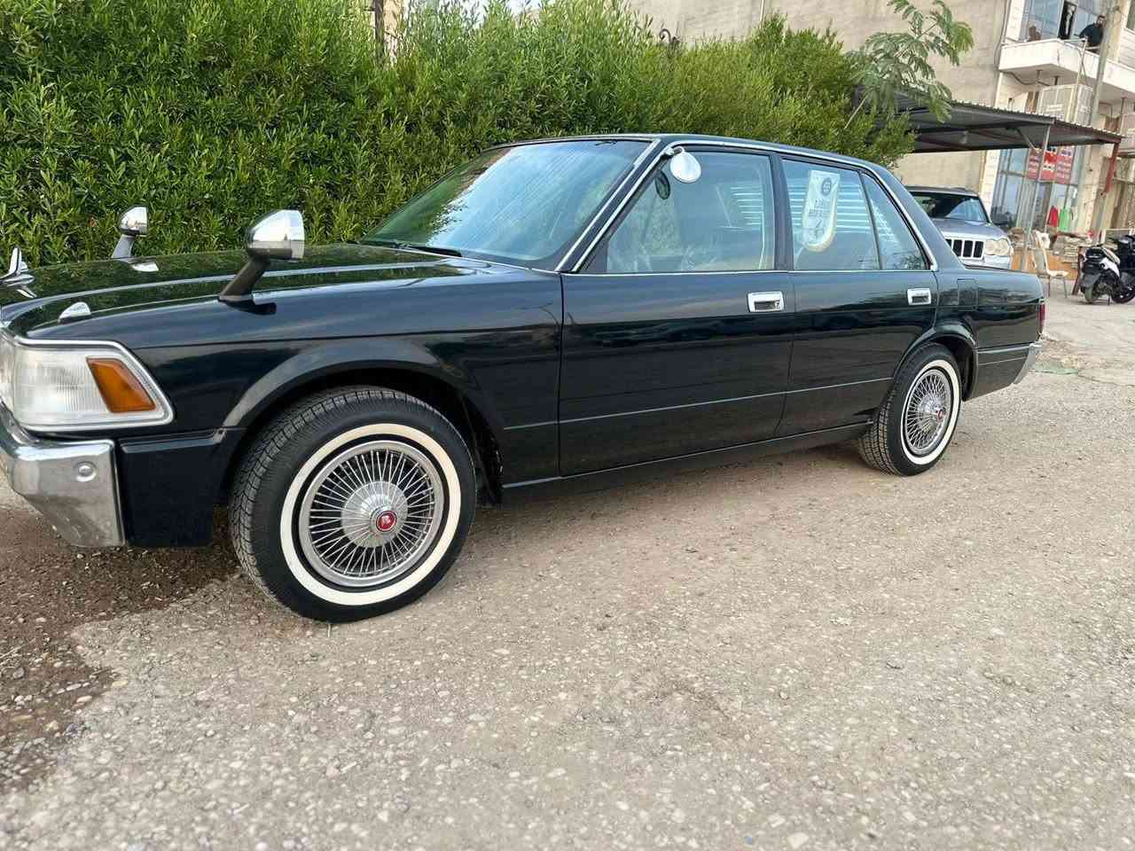 سلام عليكم سيدان 1989 السيارة نضيفة كلش بيهة صبغ صفحتين فقط وصورهة موجودة قبل الصبغ جمالية فقط قمارة وبنيد وصندوك بلاديات سنوية جديدة رقم انكليزي ديالى السيارة احلة من الصور بهواية عليهة ادامة كاملة تخم تاير صدر امامي خلفي نوزلات بلكات كهربائياتهة كله شغالة مابيهة كلوب طافي والسيارة متعوب عليهة كلش والصور تحكم ميحتاج اسولف مصروف عليهة هواية بيع فقط بدون مراوس 
السعر 68
مكان السيارة ديالى خانقين 
***********
