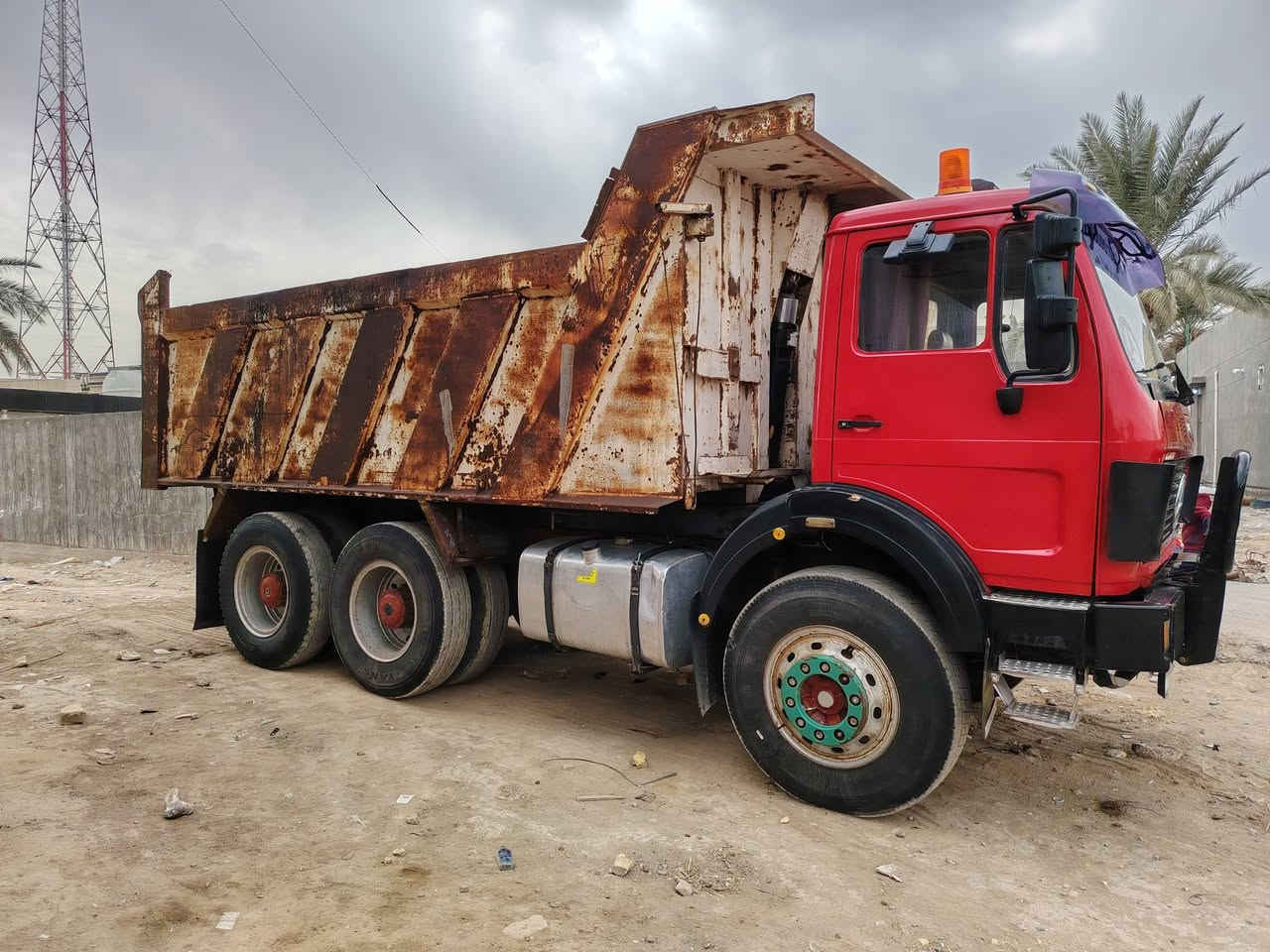 سيارات للبيع موديل الحمراء 89 مكينه 8 جير 160 مجموعه جي اف شاصي بدون صبغ رقم كربلاء انكليزي باسمي البيض 82 مكينه 10 كير 160 مجموعه جي اف بلادي قلاب ***********  ***********
