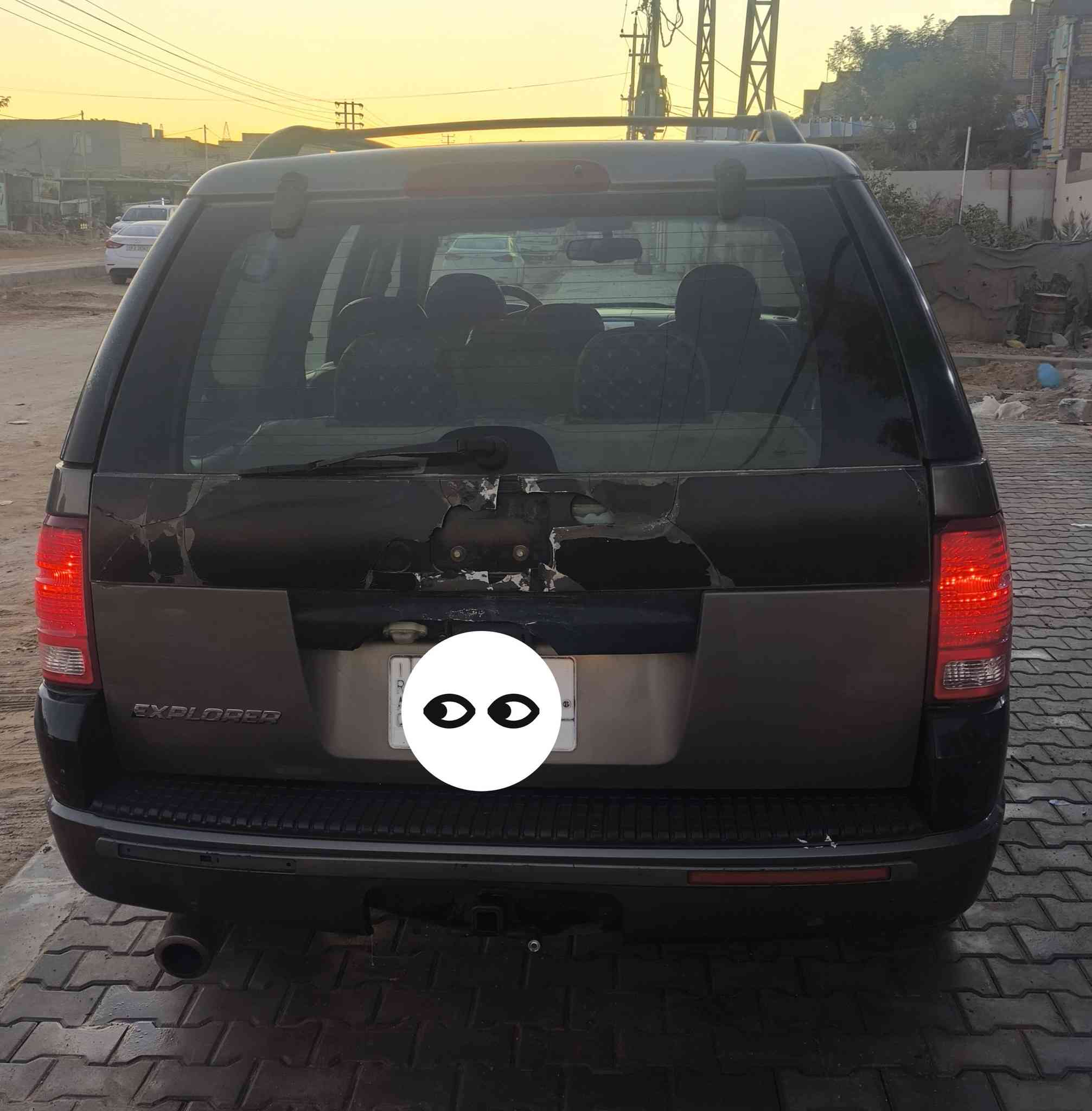 من رخصة مسؤول الكروب
فورد اكسبلور ٢٠٠٣ رقم بغداد مشروع وطني.المحرك الكير الحدادية تبريد تدفئة كلها بحالة جيدة جدا الضرر فقط باب مقعد الصدر مع الجاملخ نفس الجهة بدون دواخل بدون تبديل السيارة موجودة بالنجف الاشرف السعر (85 $)التواصل على هذا الرقم *********** وتساب على نفس الرقم 
تحياتي
