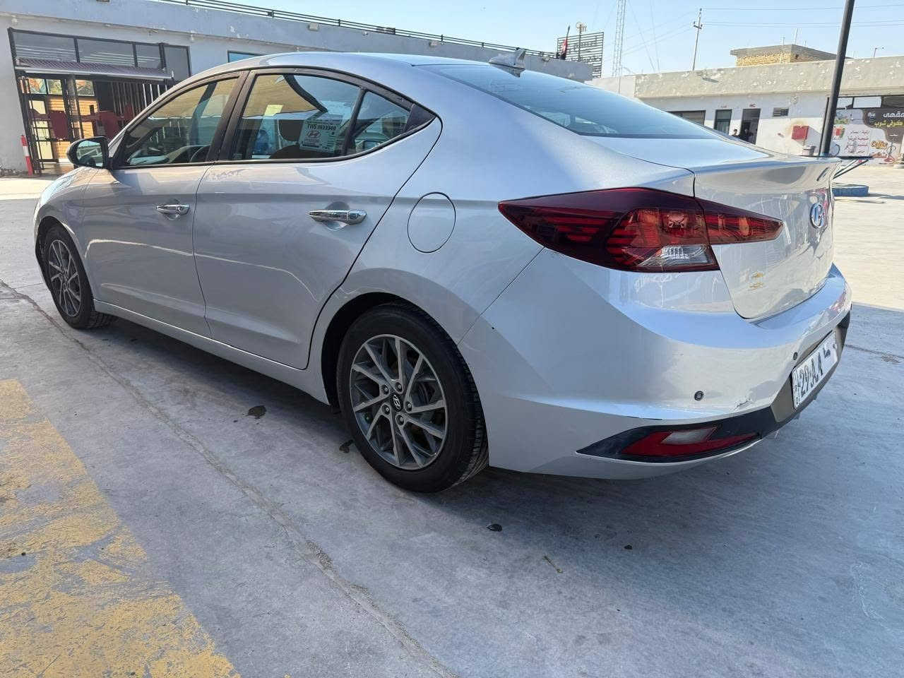 الانتره مديل 2019 أمريكي
محرك 2000دوش 
كير at
 بدون ايرباك بدون تبديل 
السياره كله ليبل واحد 
صبغ قطعتين فقط باب مع بنيد 
رقم واسط سنويه لغايه 30
عليه منظومه غاز 
مكانه واسط مركز مدينه 
السعر 118 $ 
اتصال او وتساب 
***********
