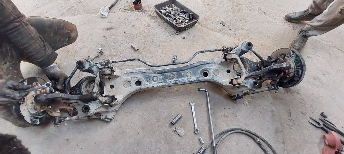 خدمات مدين أبو أحمد  حدادة الصدر جميع انواع السيارات الحديثة والقديمه
#ميزانيه #الكترونيه جميع انواع السيارات الحديثة 
العنوان الانبار قضاء عنه حي الصناعي اول شارع مجاور معمل اوكسجين عنه
متواجدين من الساعه التاسعه صباحا الى الساعه ٥ عصراا 
مدين ابو احمد ***********
محمد ***********
عمر ***********
