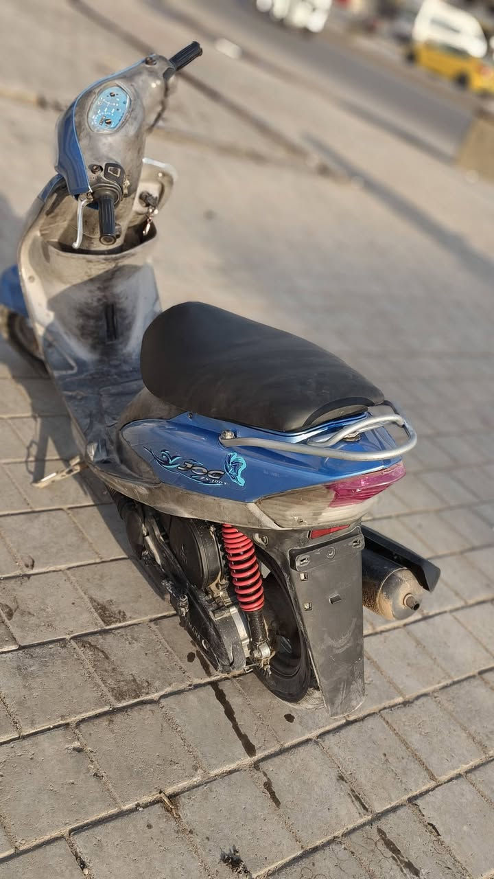 السلام عليكم ماكس منغولي السرعه ١٢٠
الدراجه خير من الله رايدها 450ابيها مجال قليل حك الجيه 
مكاني بغداد البلديات 
للاستفسار  ***********
