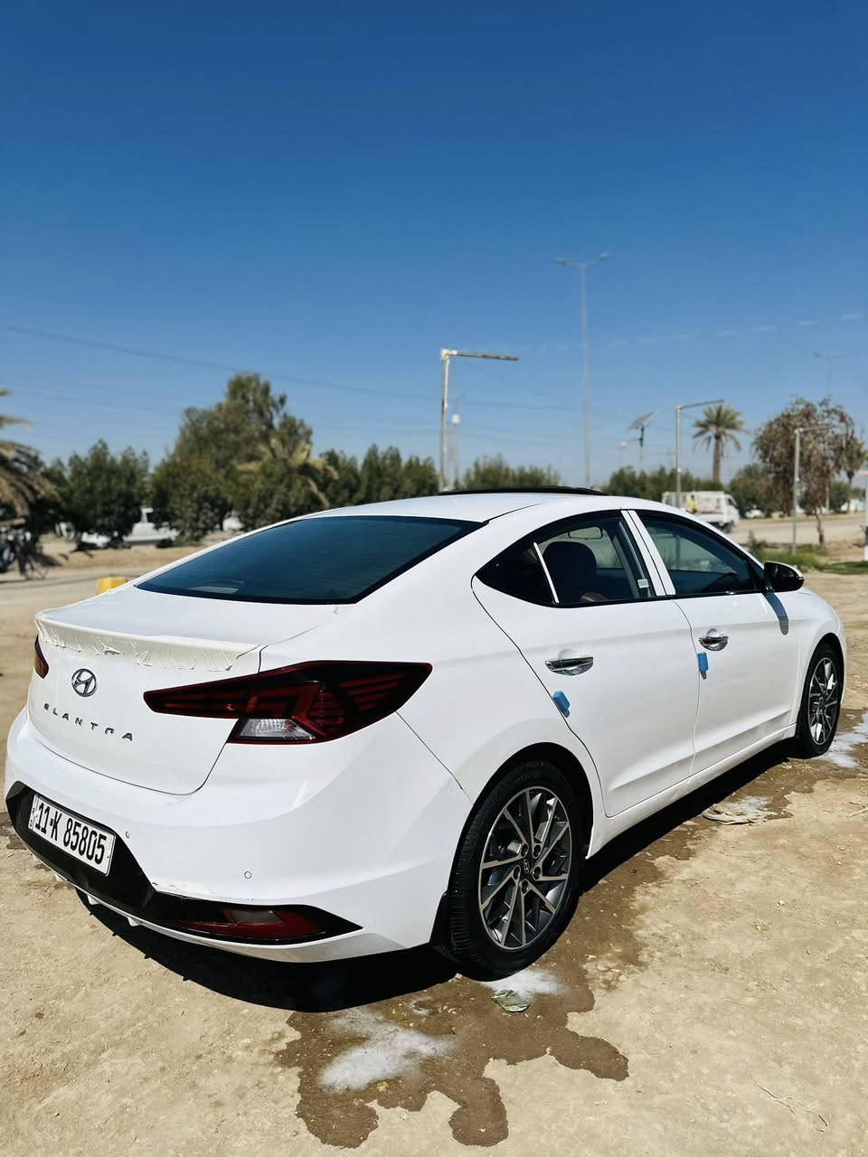 السلام عليكم
الانتره 2020خليجي ب إسمي 
رقم بغداد دولي 
فول بصمه فتحه صاج كشنات جلد 
لد نهاري شغال 
على وضع الشركه 
تخم تاير جديد ستوني شاده 
حداديه جاهزة  من كلشي 
كير مكينه مكفوله كفاله عامه 
ماعدا الموضح بلسونار 
سونارهة بلمنشور مكان السياره ديوانيه الحمزه الشرقي تفاصيل اكثر اتصل وتدلل (***********)
