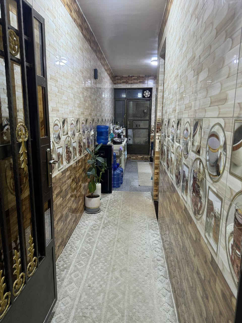 للبيع دار سكن في السيدية نظيف جدا خلف مطعم اكيل الجبال..

مكتب المجد للوساطة العقارية 

يحتوي على ٤نوم مع صالة مطبخ كراج سيارة...

مساحة ١٥٠م
واجهة.   ٦م
نزال.    ٢٥م

الاتصال...
***********
***********

مكتب المجد للوساطة العقارية 

بناء ترميم إشراف 

نسعى لخدمتكم نحو الأفضل نستقبل كافة عروضاتكم السكنية والتجارية....
