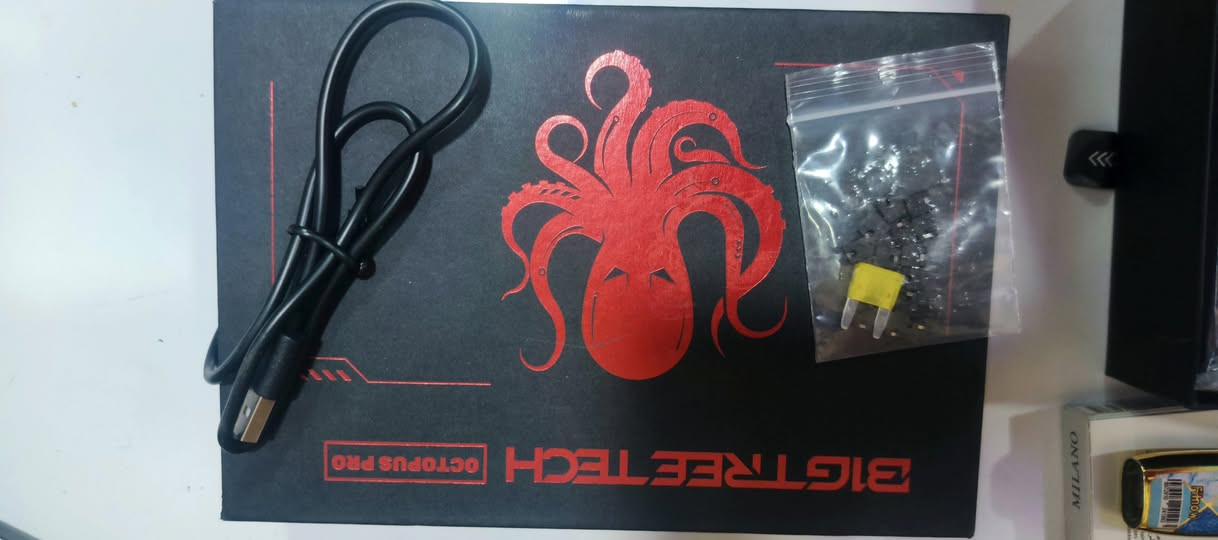 السلام عليكم ورحمه الله وبركاته 
بوردات ودرايفرات وطابعات وليزر وشاشات الامور كلها موضحه بالصور وموجوده اسعارهم 

الي ياخذهن كلهن اتساهل بالاسعار 
لان شويا مستعجل على بيعهم
التواصل خاص
او واتساب ***********
