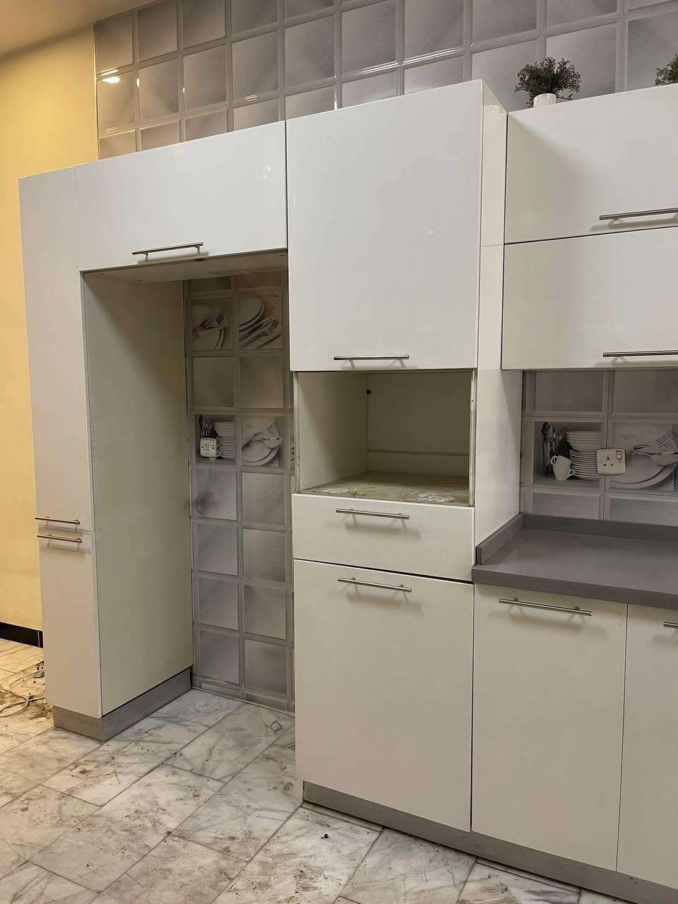 كاونتر مستعمل للبيع مع السنك والخلاط
السعر 1,500,000
للجادين فقط
*********** واتساب
بغداد حي حطين
