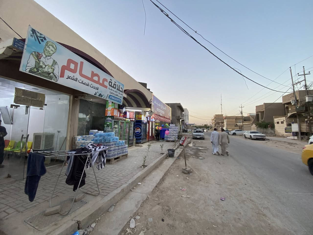 ً
للبيع
بيت بمساحة 160 متر مع مجموعة محلات تجارية في حي الجامعة – شارع هدى سجاد مقابل الجامع 

العقار نظيف جداً، والبيت مؤجر حالياً، وكذلك المحلات مؤجرة بوارد شهري جيد جداً، مما يجعله فرصة مناسبة للسكن أو الاستثمار.

الموقع مميز ومنطقة حيوية وقريبة من الخدمات يبعد عن الشارع العام 200 متر فقط !

للاستفسار:***********
