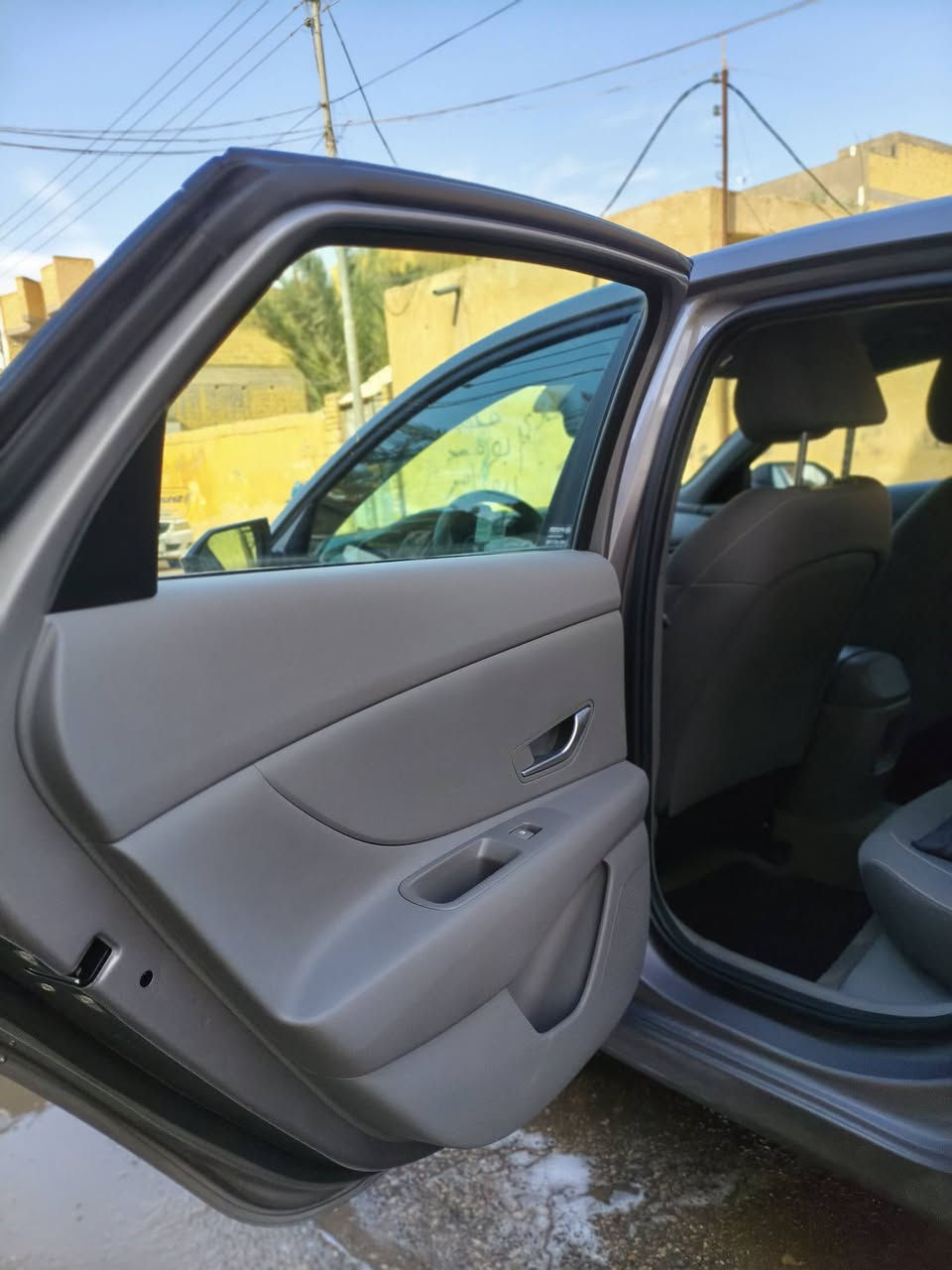 السلام عليكم النترا للبيع موديل 2024
وارد امريكي كفاله السياره بيها بس خلل ميكانيك كير فقط 
مرقمه السياره رقم ذي قار كتاب شهداء 
زيرو السياره ماشيه 12ميل 
مكان ناصرية مركز 
استفسار ***********
