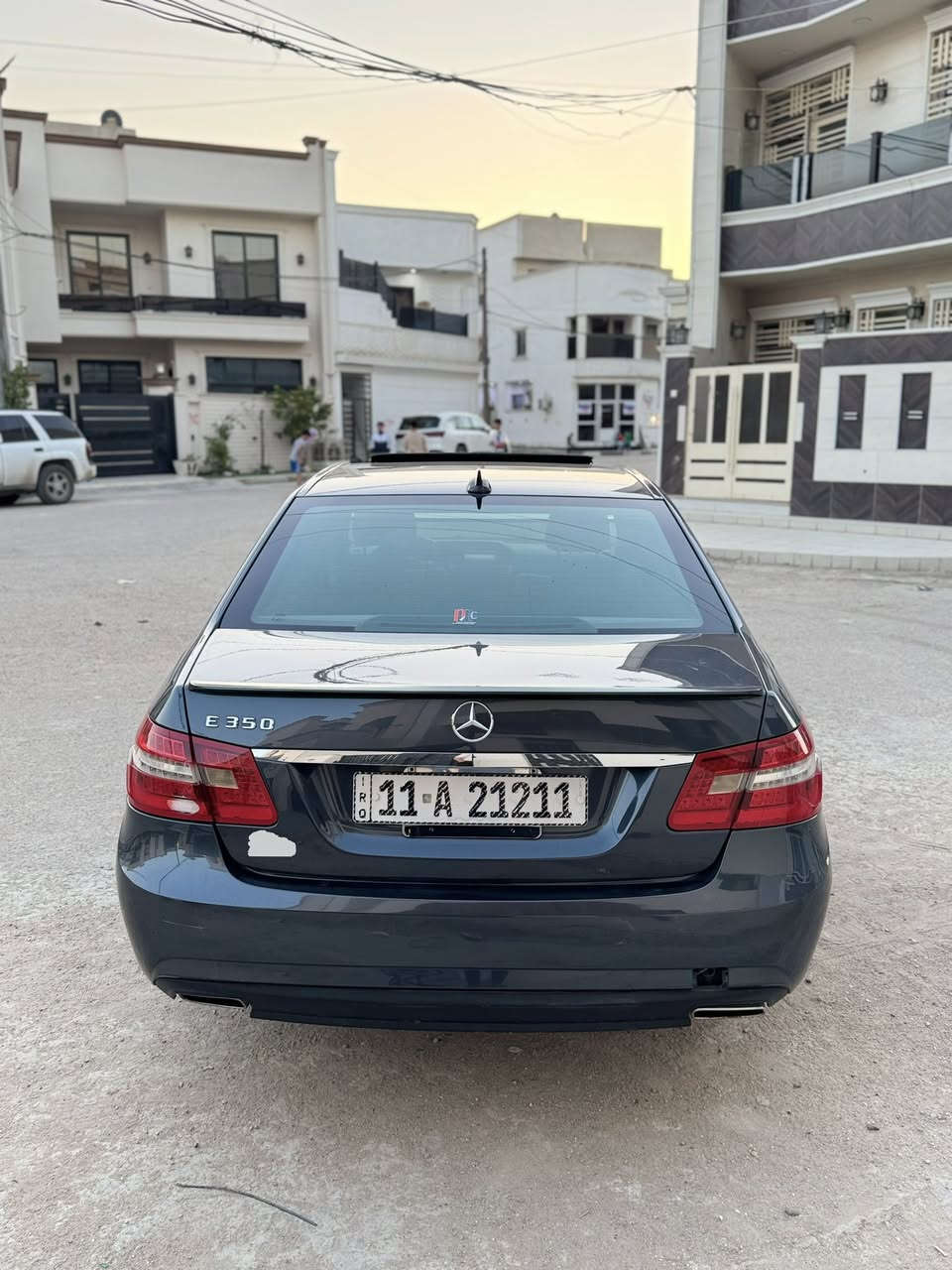 مارسدس E350 موديل 2013 
رقم بغداد مميز 
فول مواصفات سلايد فتحة تو ويل 
حادث بنيد وبدل نفس الون 
ماشية 150 
سيارة حيل نظيفة كلشي عل بلاد جديد 
سنوية هزة كلشي جديد
باسمي السنوية
سيارة مابيـها دينار مصرف كامل من كل نواحي
السعر 185 وبيها مجال 
مكاني بغداد الدورة
رقم ***********
