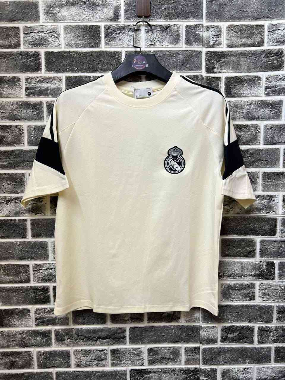 القطعه ب٨ ونص 
قياسات m
L
Xl
Xxl
***********
