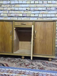 بوفيه • نضيف • قابل للتفاوض