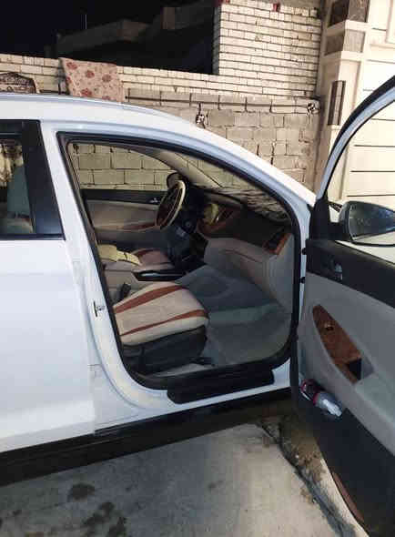 سلام عليكم توسان خليجي للبيع موديل 18
رقم بغداد سياره مكفوله من عده بيه بارد بل باب سايق ول بنيد مشر في صوره سايد بريك تحت رجل 
مري شفط 
سياره مفوله 
تحويل مباشر 
السعر 182
بيه مجال حك الجيه 
التواصل عله رقم الهاتف غيره متواجد عل فيس 
***********
