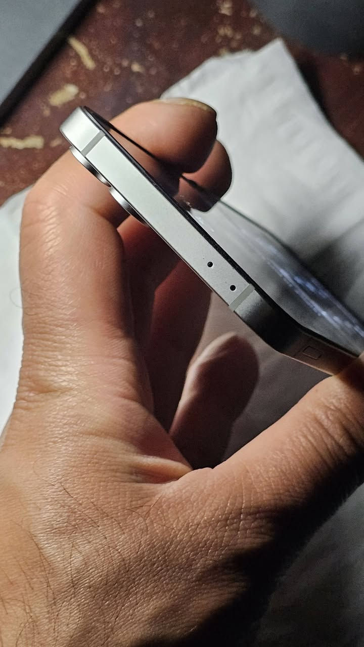 Filp 6 256 gb شرق اوسط بي هذا الضرر بالشاشه الرئيسيه موضح بالصوره السعر ٥٠٠ الف وبي مجال 
الجهاز بدون ملحقات فقط كفر مكاني بغداد الجهاز شرق اوسط


**إذا كنت صاحب هذا الإعلان وتريد حذفه لأي سبب، رجاءا أرسل رسالة إلى الدعم الفني**