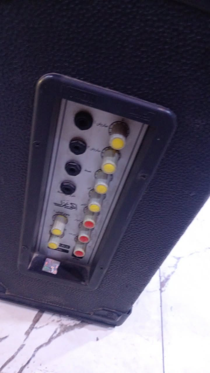 السلام عليكم
للبيع معروضه ب160
مع المايك الخاص بيها 
عنواني حله


**إذا كنت صاحب هذا الإعلان وتريد حذفه لأي سبب، رجاءا أرسل رسالة إلى الدعم الفني**