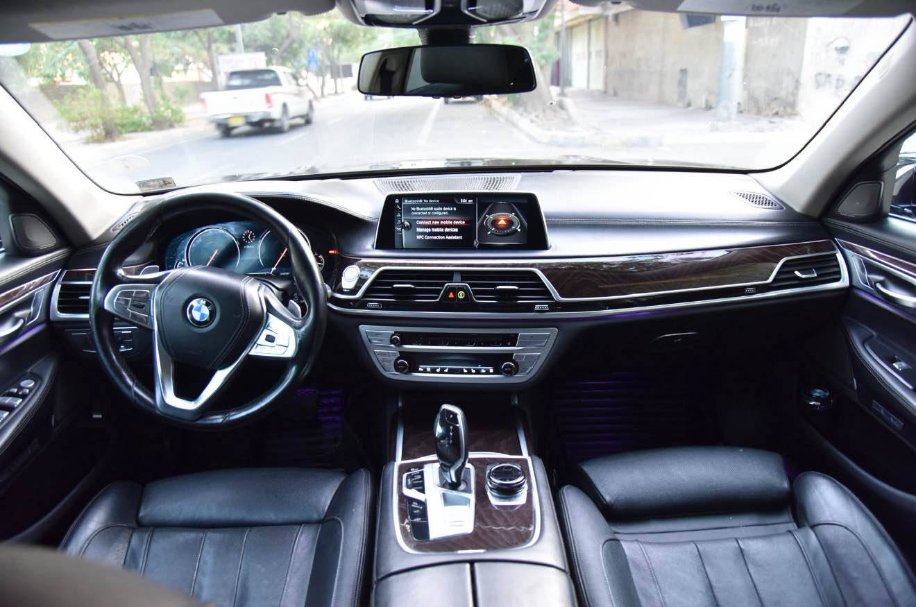 بي ام 2017 حجم 740li فور ويل جكات
وارد امريكي كلين تاتيل 
فقط باردين صغار 
ماشي 165 الف كيلو 
مكينة 6 سلندر b58 توين توربو 
استيراد خاص carboncare
ثلاث انضمة قيادة داته شو 
بيبان شفط باب طويل لارج + بصمه اربع ابواب + صندوق چلاق + خزن ميموري
كشن تبريد تدفئة
بنوراما + خمس بردات جانبيه و وخلفيه
ماوس تحكم+ خزن مقاعد 
شاشه كبيره بدون مسج مع نظام ملاحه
كاميرات دواره 360 مع حساسات ورادار
مقاعد جلد كهرباء مريحه + تدفئه مقاعد وستيرن + شفتات ستيرن
اظاءه led حديثه.. اناره محيطيه عديدة الالوان
تحديد مسار و سرعه
نظام ترحيب + اوتو هولد و اوتو ستارت و نظام carplay
باقي مواصفات هم هواي
گير ومحرك مكفولات شرط الفحص
سنويه جديده لغاية 2030

السعر 28,800 $

للإستفسار أكثر *********** كالار, السليمانية
