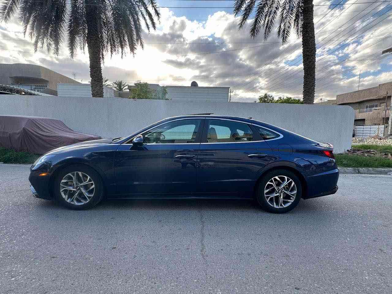 السلام عليكم
سوناتا شكل جديد موديل 2020      
1/1 Sel plus فول مواصفات
ماشية 64 الاف  
رقم بغداد باسمي 
المواصفات
• بانوراما 
• بصمة وبصمة ابواب لمس + ترحيب
• تشغيل عن بعد 
•  كامرا  360ْ
• 4 رادارات نقطه عمياء وتحديد مسار واوتو بريك وقياده آليه
• + كشنات كهرباء جلد
• دواخل السياره قرميدي مميز 
• عينة ( عدادات ) دجتل الكتروني
• قطعتين تبريد + مناخ منفصل
• شحن وايرليس + 3 مخارج USB
• شفتات بالستيرن
• هاند بريك دگمه + شفتر الگير دگم
• 4 مودات قياده
• تدفئه  كشنات
• لايت 4 عدسات LED + حاجب اناره نهاري
• بگ لايت LED
• دواخل السياره جلد لون قرميدي مميز 
• شاشه كبيره حجم 10.2 انج
• اوتو هولد
وبعد اكو مواصفات مذكرتهن
———————————————
الضرر جاملغ وبنيد بدون اي دواخل
سعر السياره 158 ورقة وبيه مجل 
مكان السياره بغداد حي الجامعة  
———————————————
هذا رقم تلفوني وموجود  واتس اب 
*********** بغداد, العراق
