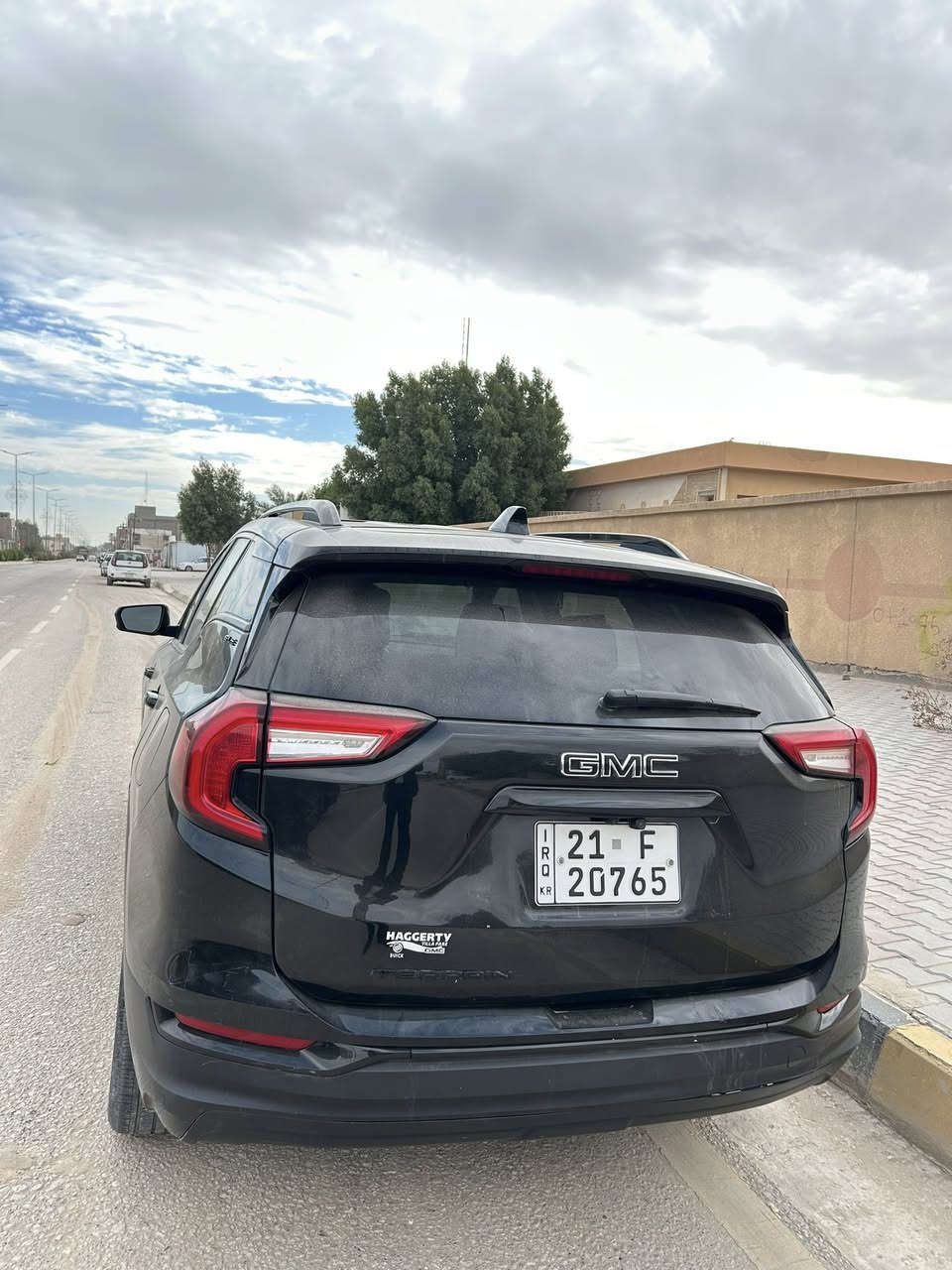 جمسي تيران موديل ٢٠٢٢  مكينه ١٥٠٠ تيربو مكينه وكير مكفولات السياره بدون نواقص جديده ماشيه ٧٠ 
فول مواصفات بصمه تبريد قطعتين فتحة سقف مواصفات معروفه سعر ١٨٥ ***********
