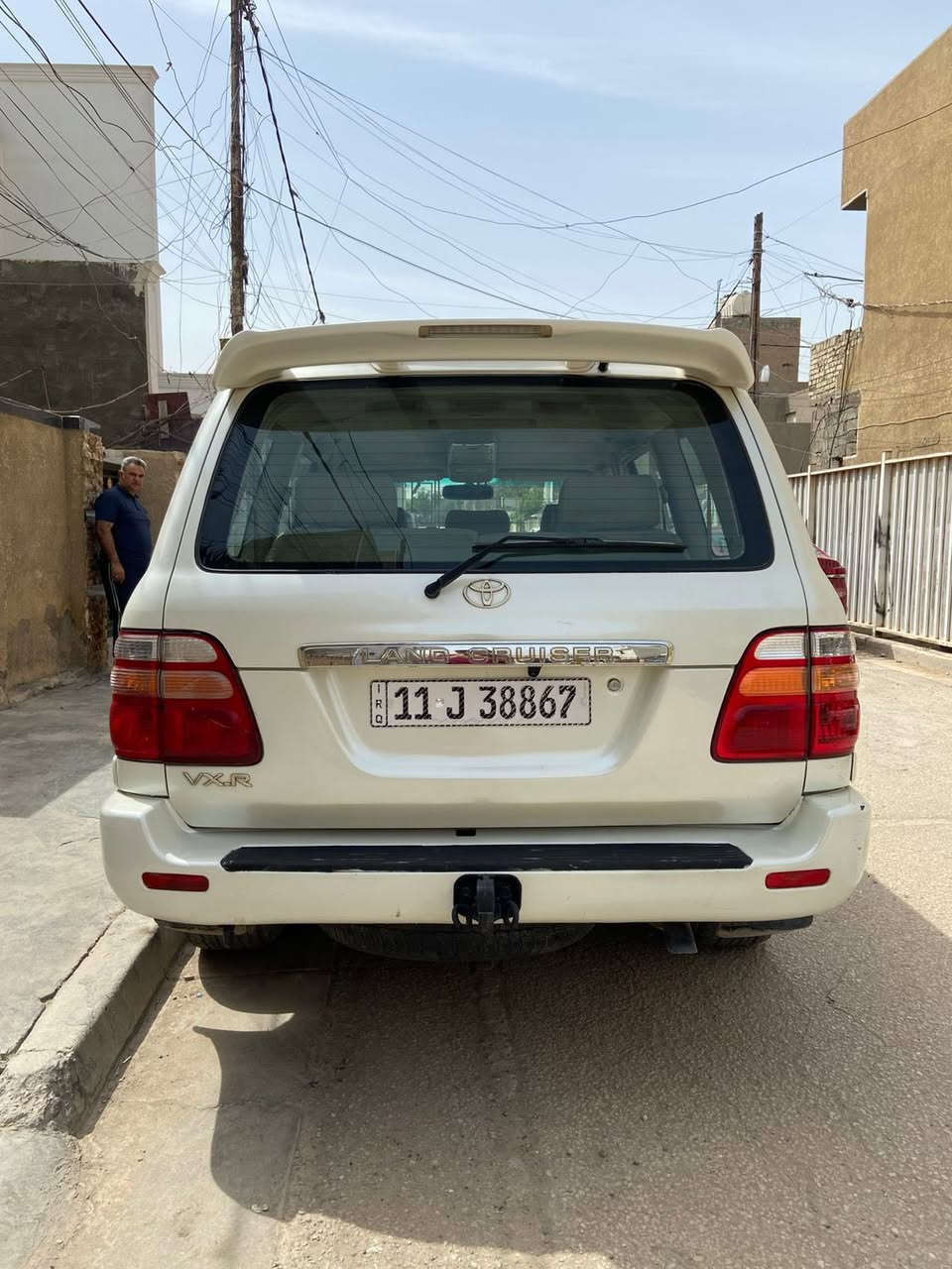 السلام عليكم
لاندكروز مونيكا ٢٠٠٧ اصل خليجي سعودي VX  رقم بغداد انكليزي الجديد باسمي تحويل ثاني يوم السياره صبغ عام بيهه ضربه من جهة العبري التبريد مايشتغل السياره كير أوتوماتيك محرك ٨ سلندر بنزين  السعر المطلوب ١٢٥ ورقه بيع فقط بدون مراوس 
مكان السياره بغداد 
للاستفسار اكثر الاتصال ***********
