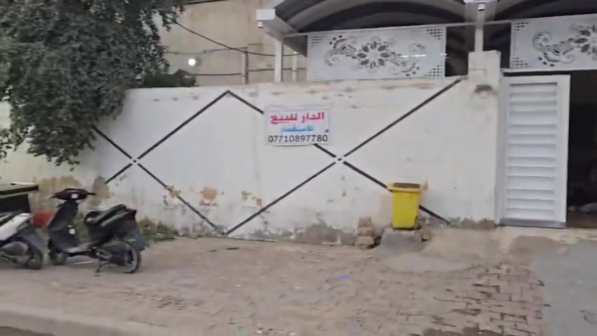 السلام عليكم ورحمة
بيت للبيع  او مراوس او نص البيت ينباع او كامل في حي المعلمين الجديد شارع تجاري 250 متر
بنا البيت 2006 بس نضيف جدا طابقين صالح لسكن وعالي عن شارع يصلح تجاري وسكن ***********
ملاحظة هذا السبوع البيت ايفرع ان شاء الله
