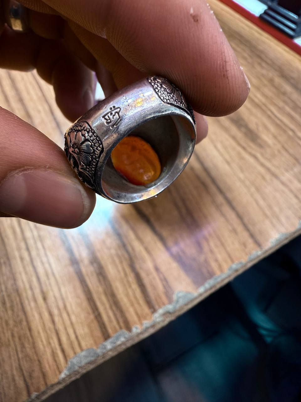 خاتم عقيق يماني صياغه يدويه قلم زني مخطوطه (ياحبيب الله)
رقم واتساب ***********
