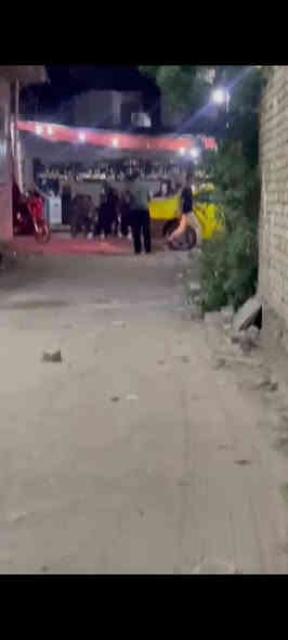 مشتمل للبيع مساحة 53متر طابو سند 25قرار محكمة خدمات ماء مجاري كهرباء مولد يبعد عن الأمام الحسين 2كيلو طريق حلة كربلاء قريب جداً على طريق الزوار يصلح حسينية او دار طابقين يحتوي الطابق الاول على استقبال وصاله ومطبخ وصيحات والطابق الثاني على غرفتين وصحيات السعر 65مليون وبيه مجال قليل العنوان كربلاء قنطرة السلام شارع المدرسي قرب مجمع الروان
للأتصال 
***********
