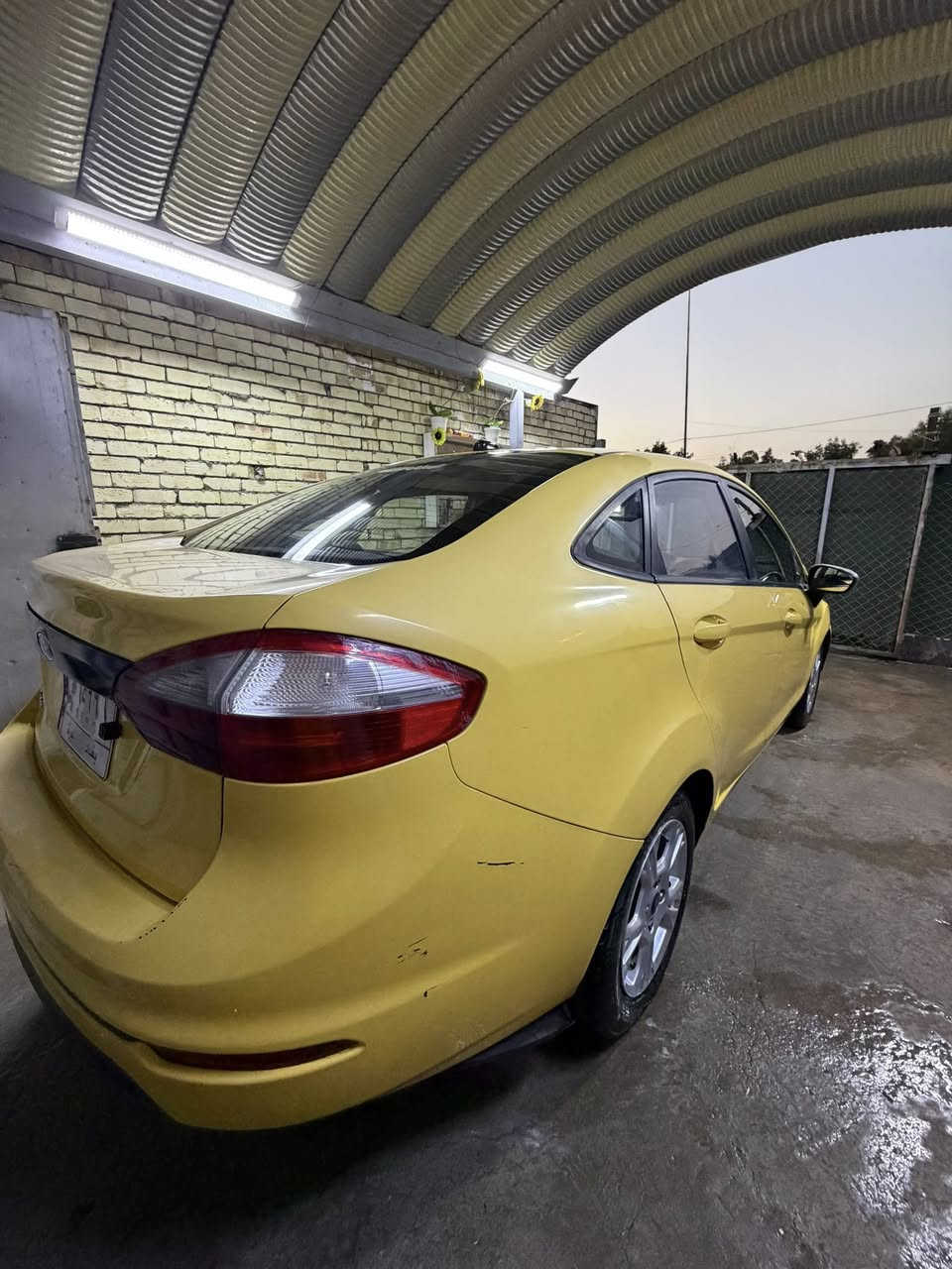 السلام عليكم ورحمة الله وبركاته 🤝
🚗 فورد فيستا (وارد أمريكي)
🔢 رقم بغداد – باسمي
📅 موديل 2016
⚙️ محرك 1600
📏 ماشية 100 ألف ميل
🔄 ناقل حركة أوتوماتيك

📸 صور الحادث مرفقة مع الصور

⚠️ النواقص:
• دبلات خلفية
• مشكله بالكير (كلچات) 

📍 مكاني بغداد – الدورة / جمعية خيرالله

💰 السعر 68 ورقة وبيها مجال بسيط 

📞 للاستفسار: ***********
