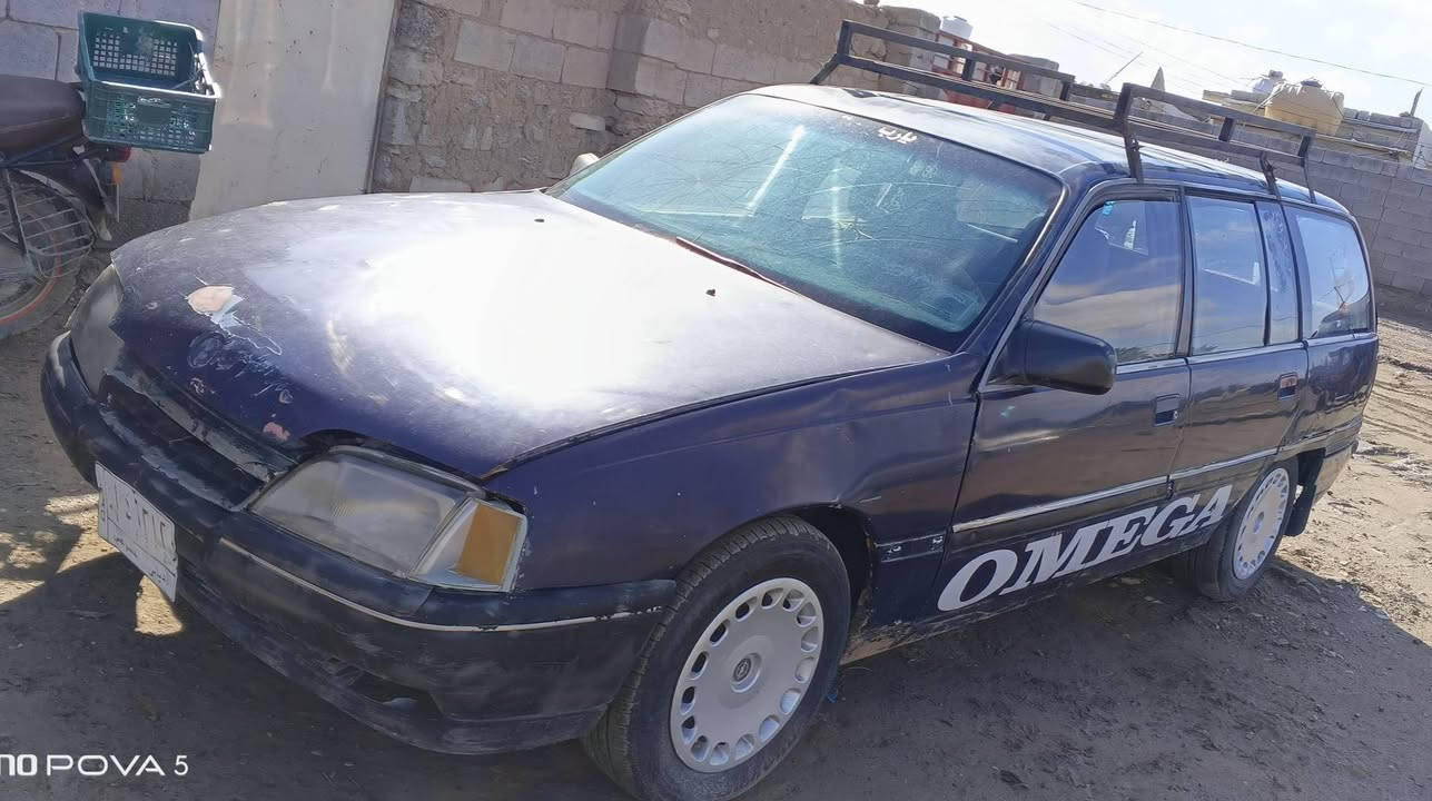 السلام عليكم 
اوبل اوميكا موديل 91 مكينه 2000 
سنويه نافذة 
مكانها ديالى بعقوبة 
السعر 15وبيها مجال 
الشراي يتصل ***********
