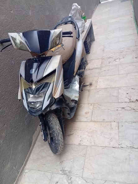 السلام عليكم دراجه سكني للبيع دراجه شغاله وكلشي مابيه مكينه ما مفتوحه توتير جدد عوزه ترتيبات بصيطه السعر ،200 وبخدمه الشراي *********** مكاني ناصريه مركز
