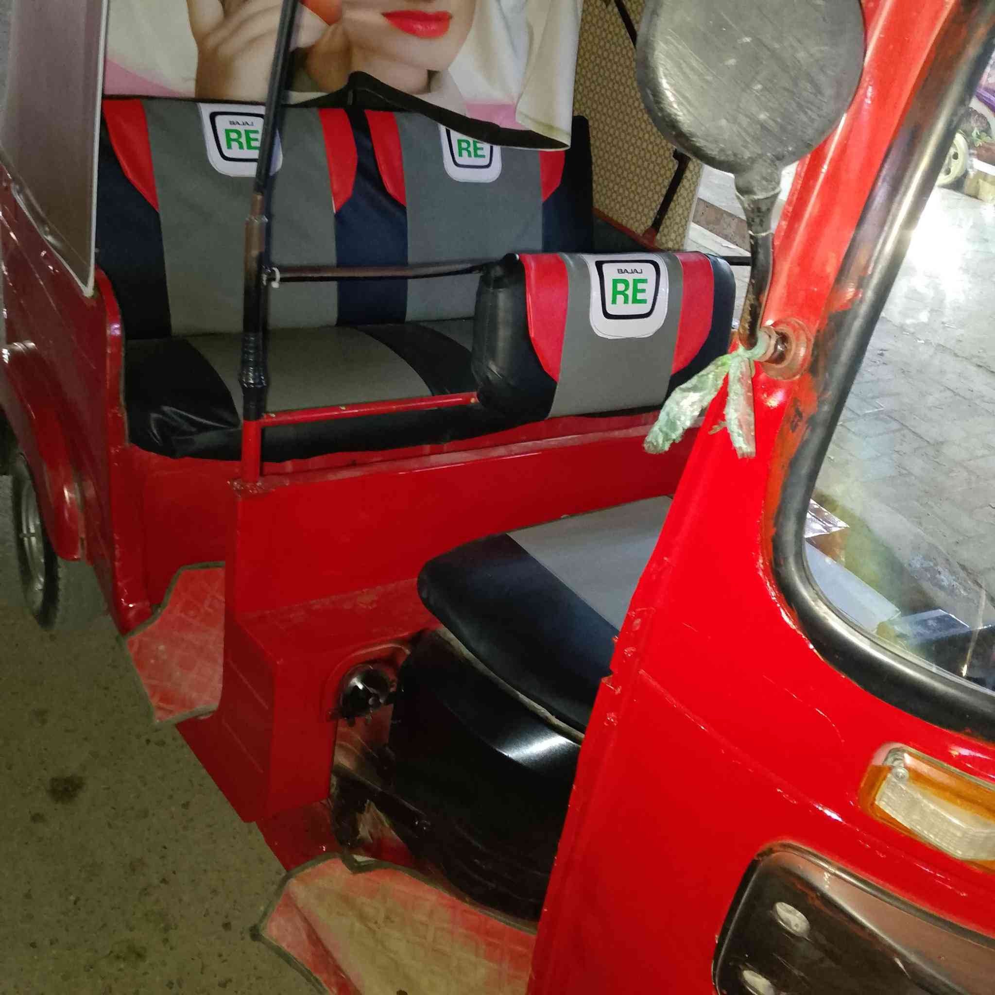 سلام عليكم تكتك موديل 17 شهر 11 شرط وراق صولي كامله مكينه مال عشرين الله شاهد تكتك مال عيشه مصبوغه  كامله من كلشي المكان بغداد مدينه الصدر الحميديه قرب صيطره سعرها مليونين و ثمنميه قفل بدون عمله رحمه لواديكم لمو شراي لا يكسر بحلال العالم رقم الهاتف ***********
