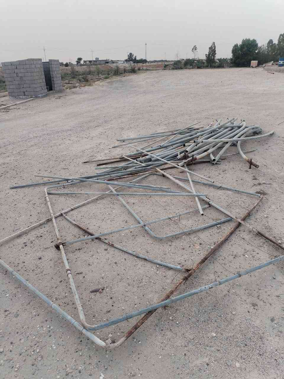 سلام عليكم بيت زجاجي البيع اردني اربع قطع بيت نضيف كلش يتكون من 17قوس تقريين ناقص ثلاث قواس  
مكاني سفوان توصل عله رقم ***********
