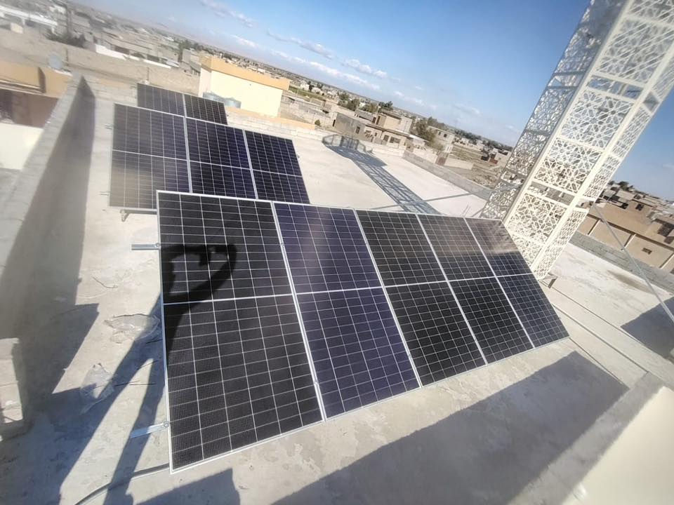 بسم الله الرحمن الرحيم

شركة المجد للطاقة الشمسية
الرائدة في حلول الطاقة المتجددة

🔹 نقداً أو بالتقسيط 🔹

نفخر في شركة المجد بأن نشارككم إحدى تركيباتنا الناجحة في قضاء بيجي، حيث قمنا بتجهيز وتركيب نظام شمسي متكامل للأخ أحمد علي، ليشهد على جودة أداء منتجاتنا.

🔧 تفاصيل النظام المثبت:
✅ 10 ألواح هيستا عالية الكفاءة
✅ بطارية PTT 15 عدد 1 (سعة تخزين ممتازة)
✅ انفرتر 6 كيلو فولت أمبير (6kVA)
✅ إنتاجية مذهلة: 20 أمبير نهاري و 15 أمبير ليلي

⚡ النتيجة: استقلالية تامة عن شبكة الكهرباء، وعمر افتراضي طويل للنظام.

💡 لا تنتظر ارتفاع الفواتير، استثمر في مستقبل أكثر إشراقاً اليوم!
📞 اتصل بنا الآن للاستشارة المجانية والتركيب الفوري:
[***********]
📍 [لمجد للطاقة الشمسية – شمس لا تغيب عن بيوت
