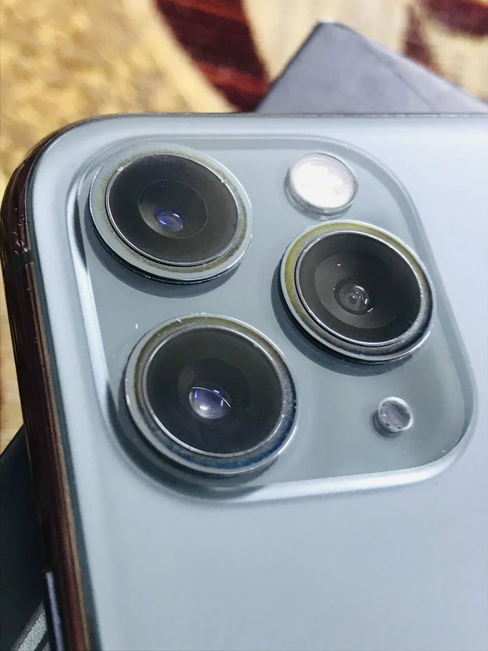 11 برو الصغير كامل ملحقات الاصليه مبدل شاشه وبطاريه شرق اوصط عربي دبل شريحه ( *********** فقط اتصال او واتساب ) مو شراي لا تعبني
