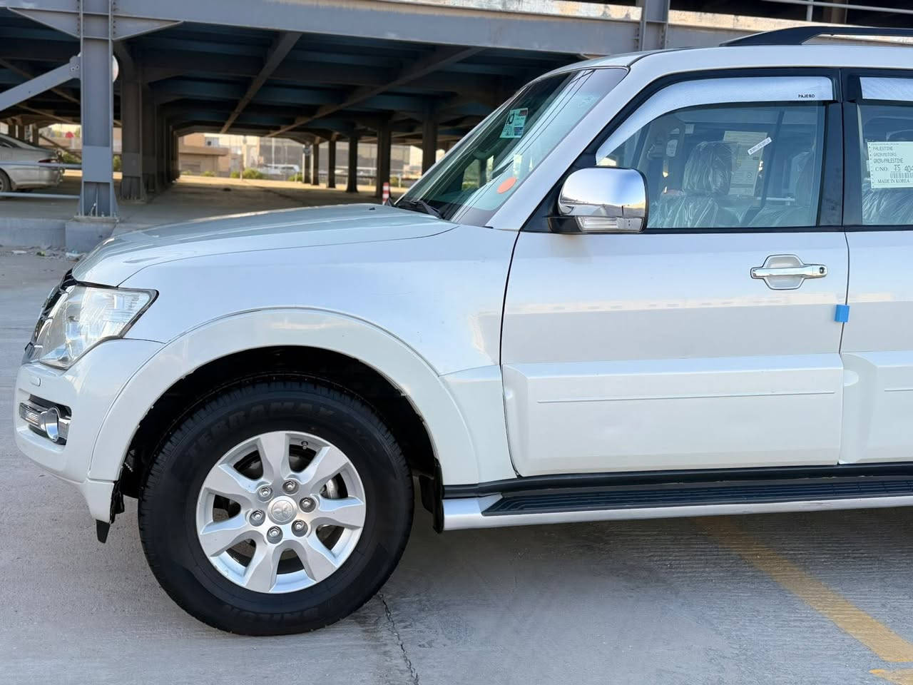 السلام عليكم ورحمة الله وبركاته
باجيرو حبتور 2014 
شركه العامه للسيارات 
فول مواصفات 
فتحه 
شاشه كامره 
بلاجكتورات 
دمام خلفي 
يدات ومري نيكل 
اشاره بالمرايه مرايات شفط 
ويل كب 
محرك ٦ سلندر 
كشنات كهرباء 
٧ راكب مواصفات المعروفه الحبتور 
جاهزه السياره طخم تاير كير ومحرك كفاله حداديه امامي خلفي جديده تراي كلش جديد دواخل على وضع الشركه كهربائيات كلها شغاله تبريد خير من الله 
رقم بابل مشروع وطني وهزه جديده 
السياره بيها صبغ بنيد وهلال الخلفي 
مكاني ذي قار مركز 
السعر 155
رقم الهاتف‭٠٧٨٧ ١١٠ ٥٩٠٨‬
