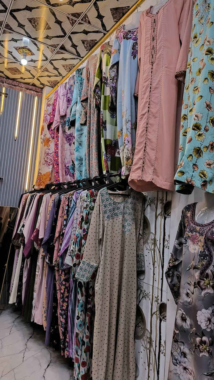 كحل الخليج-للتميز عنوان
✨ لأن الأناقة تبدأ من التفاصيل… ✨
في كل الخليج نوفر لكِ أرقى العبايات الخليجية 👑
مخاوير فاخرة بتطريز راقي ✨
ودراعات أنيقة تناسب كل الأذواق والمناسبات 💫
🌸 خامات فخمة
🌸 تصاميم مميزة وحديثة
🌸 أسعار مناسبة وجودة مضمونة
دللي نفسكِ بإطلالة خليجية راقية تخليكِ مميزة بكل مكان 💖
📍 زورونا وشوفي التشكيلة الجديدة
📩 للحجز والاستفسار انستا k.al_k4
#كل_الخليج
#عبايات_خليجية
#مخاوير
#دراعات
#أناقة


**إذا كنت صاحب هذا الإعلان وتريد حذفه لأي سبب، رجاءا أرسل رسالة إلى الدعم الفني**