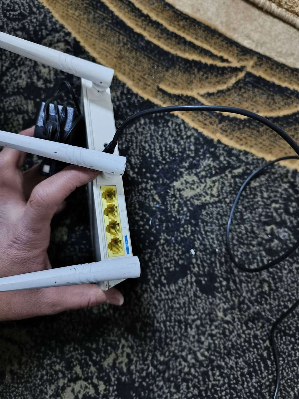 وصلت وجبه جديده روترات.  شرت النت. شرط الفحص تفحص اله تاخذ.  وصلت  تحويله مال انترنيت ضوئي شرط. روترات. اكو 15 اكو 13 اكو 10. مكاني شرك الطارق قرب محطة الشمس ***********
