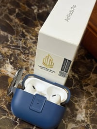 ايربودز برو 2 • نظيفه اسبوعين • حافظة Uniq