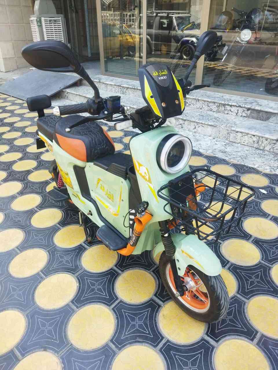دراجه شحن x900
5. بطاريات 
شاحته اصلي 
مديل 25 
دراجه جديده وكامله كل نقص مابيه وتجي تفحصه وتفتر بيه وين ميعجبك 
بغداد الامين 
سعر 425
***********
