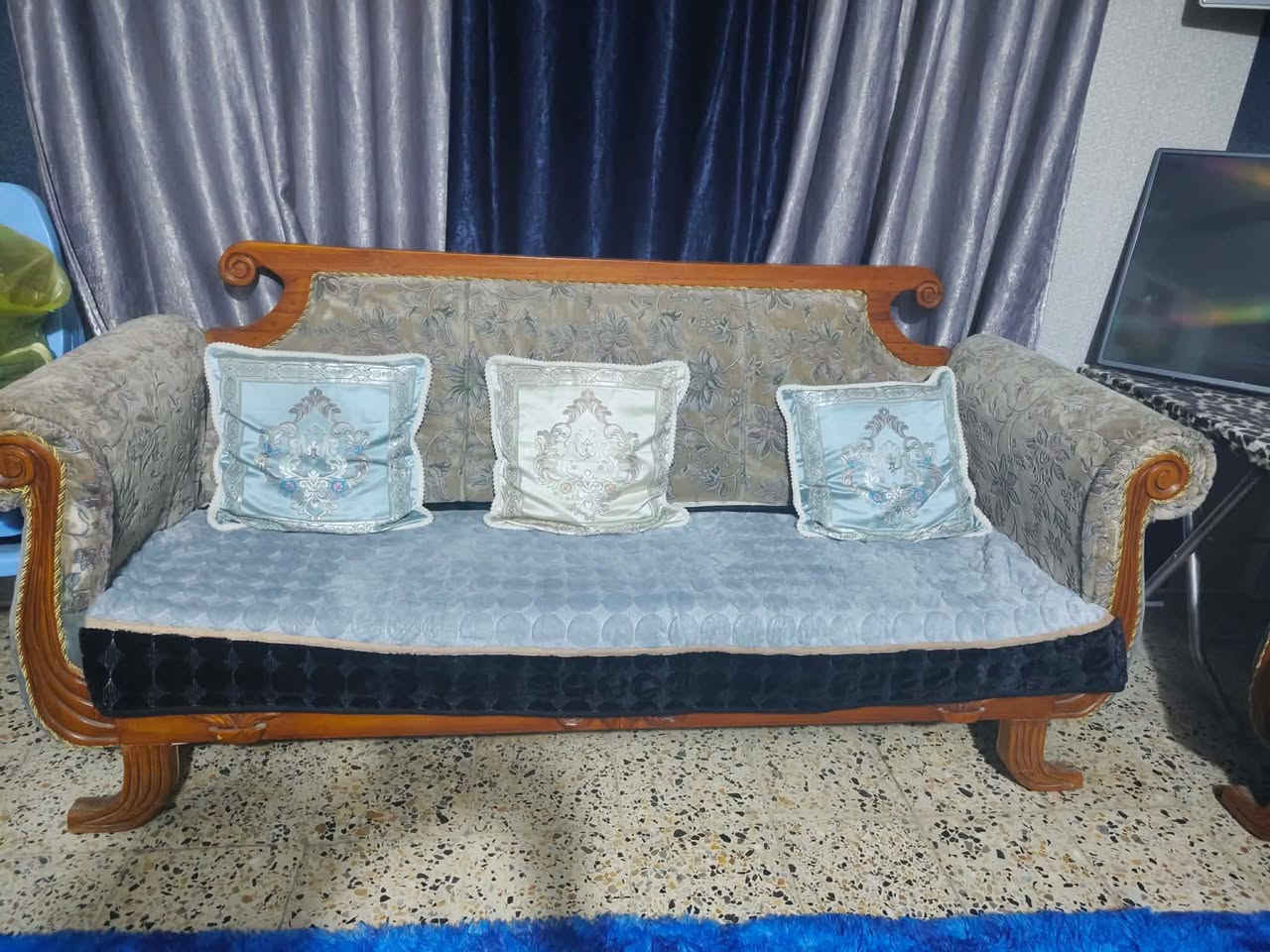 تخم لبيع السعر ٤٥٠ مكان بابل


**إذا كنت صاحب هذا الإعلان وتريد حذفه لأي سبب، رجاءا أرسل رسالة إلى الدعم الفني**