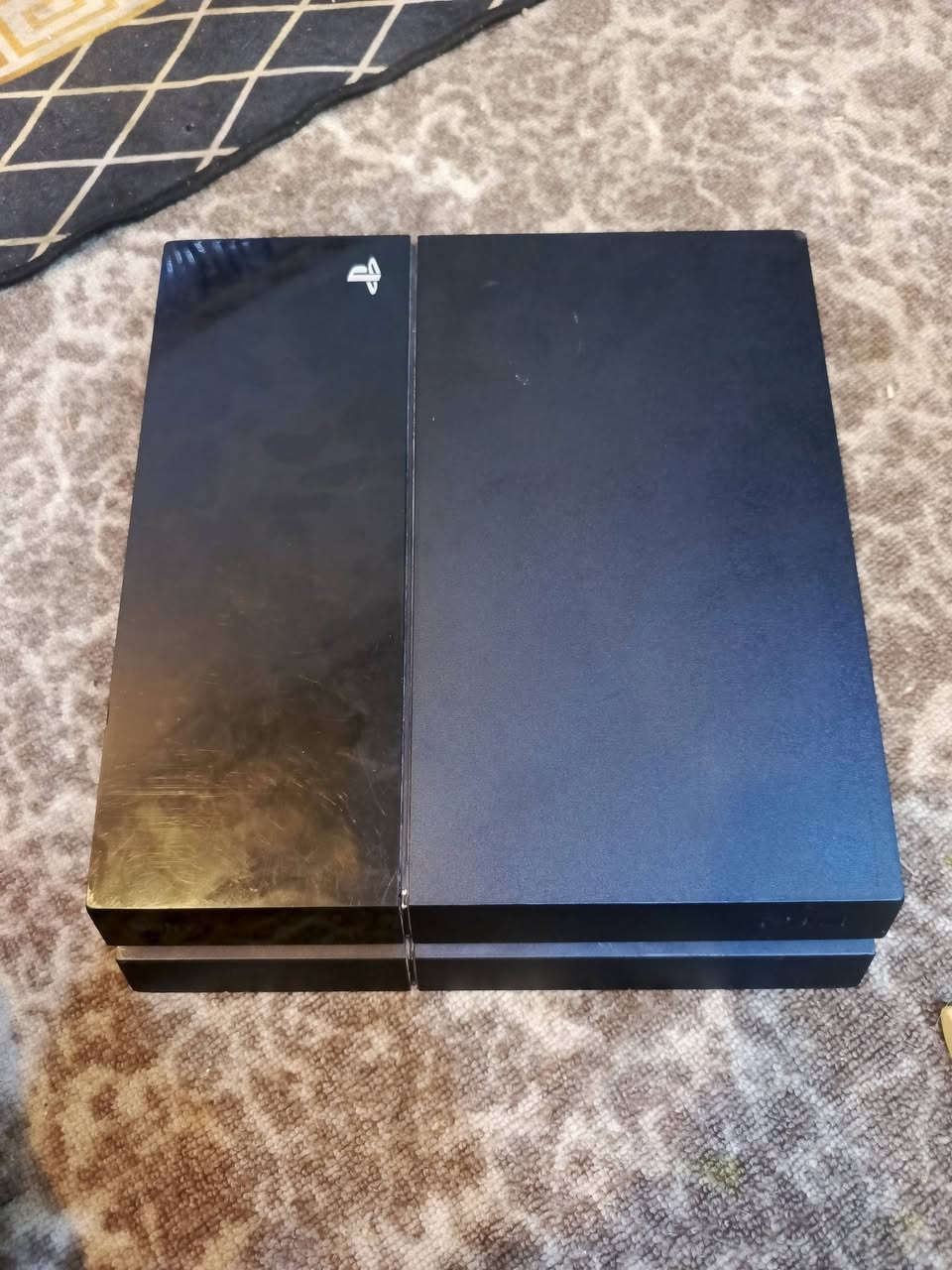 سلام عليكم
بلي 4فات للبيع وياه يده وحده وفيش مالته وقرص جيتي اي البلي نضام 13.2نضام القبله 9.0ما مهكر سعر 200وبيه مجال مكاني دور شرطة قرب معارض جديده


**إذا كنت صاحب هذا الإعلان وتريد حذفه لأي سبب، رجاءا أرسل رسالة إلى الدعم الفني**