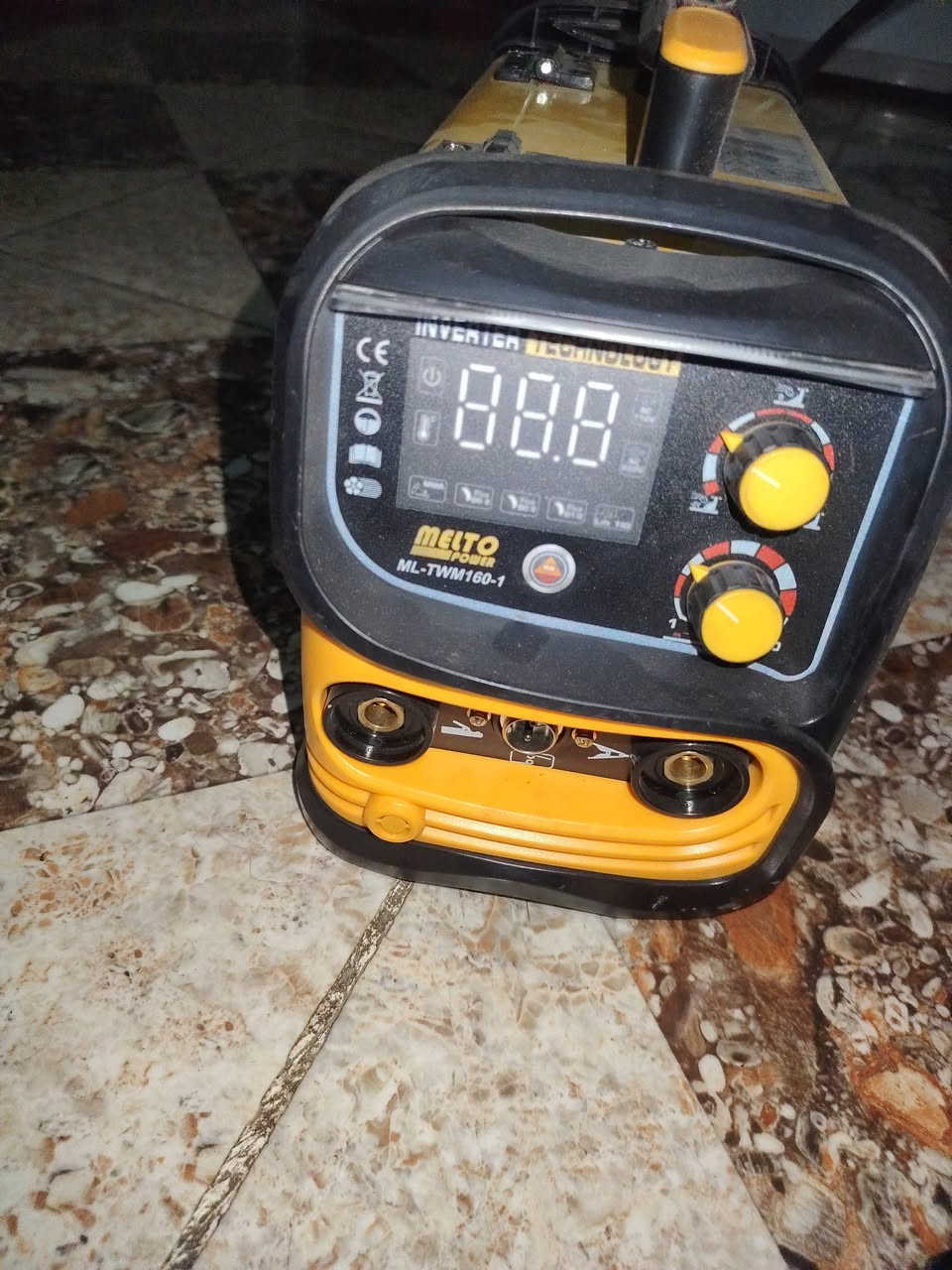 ماكنة لحام تج ومك وكات ولدن استخدام مره سعر٢٥٠ في بعقوبه
لحامه ميج 3ف 1-ML-TWM160
مكينة لحام ميج 3ف 1-ML-TWM160
معلومات تقنية

أنابيب الجهد 230 فولت / 50 هرتز
نوع الجهاز العاكس IGBT
دورة العمل 60٪ / 130 أمبير 100٪ / 71 أ
جهد الدائرة المفتوحة 65 ضد
الوزن مع كابلات اللحام وسلك الطاقة 7.5 كجم
الأبعاد (WxHxD) 230x270x390mm
تبريد معجب
فئة الحماية IP21
فئة العزل F
نطاق اللحام الحالي 20-130 أ
بكرة دليل الأسلاك اكتب E.
نطاق تسليم

WELDINGER ME 130 آلة لحام مركبة ذات تدفق صغير لسلك MAG ذو قلب متدفق و MMA
- شعلة لحام MB 150 ، كابل أرضي ، كابل حامل قطب كهربائي
- لفة واحدة من سلك WELDINGER ذو قلب متدفق 0.8 مم (1 كجم)
- طرف تلامس واحد 0.6-1.0 مم لكل منها
- 1x فوهة غاز ذات قلب متدفق
-لحام ميج/لحام تج/لحام عادي
-التأزر التلقائي/مروحة تبريد
مع رولة لحام بدون غاز 0.8MM 0.45KG
*ملاحظة:مسدس التج لا ياتي مع الحامة


**إذا كنت صاحب هذا الإعلان وتريد حذفه لأي سبب، رجاءا أرسل رسالة إلى الدعم الفني**