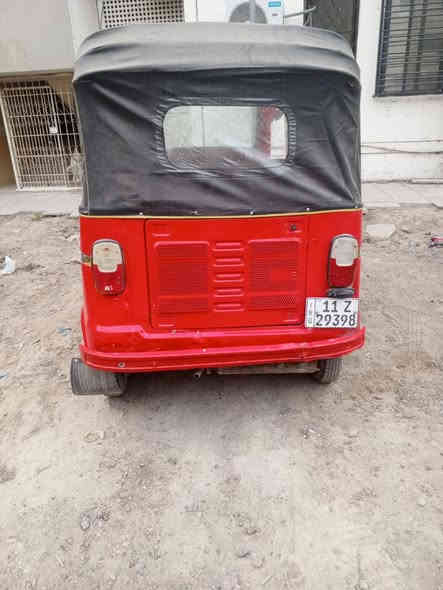 السلا م عليكم تكتك مديل 18 مرقم بغداد البيع السعر 3 و٧٥٠ المكان البياع مصبوغه عام بيهه مكينه جديده /***********
