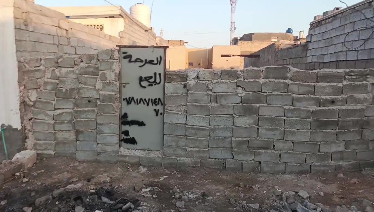 السلام عليكم عرصة للبيع 100 متر واقع حال 120 متر مدفونة وعالية ومسيجة وبيهة باب  موقعهة البراكية شارع علكم خلف شارع حاتم الخير وايضا آلهة مدخل من شارع المطار الجديد السعر 5 مليون ونص للاستفسار *********** واتساب
