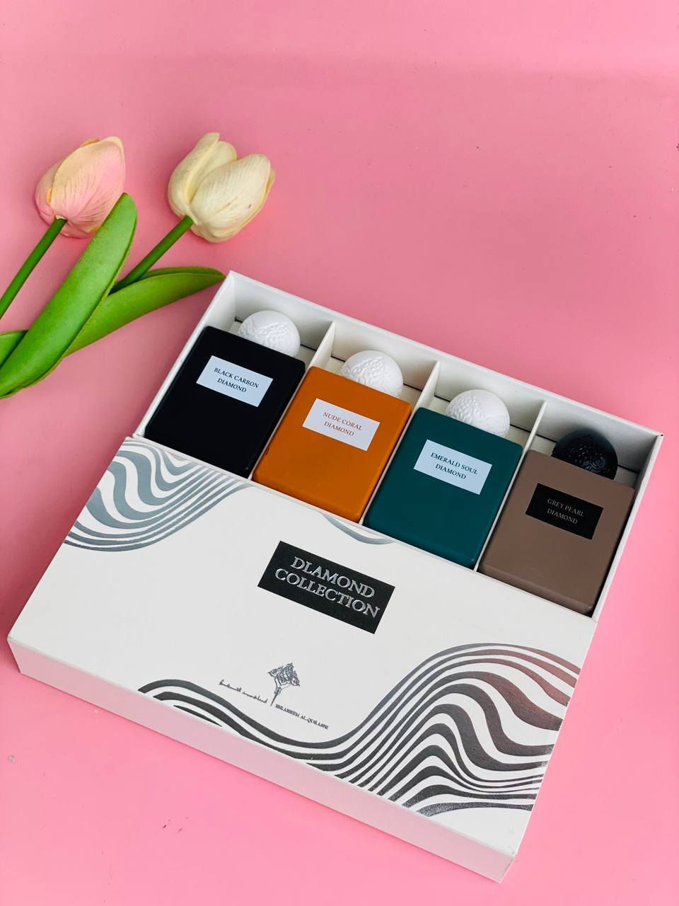 🌟 عرض فاخر لا يفوّت – بكج عطور Diamond من إبراهيم القرشي! 🌟
أربع تحف عطرية تعبّر عن الفخامة، الجاذبية، والأناقة بكل تفصيلة ✨
لكل مزاج عطره... ولكل لحظة بريقها 💎

💠 Grey Pearl Diamond
عطر شرقي زهري فاخر للجنسين، برائحة تجمع بين نعومة الورد والياسمين مع عمق العود والبخور.
💫 لمسة راقية تُشبه حضورك، فخامة بكل معنى الكلمة.

💗 Nude Coral Diamond
مزيج أنيق من البرغموت والزعفران مع لمسات الفانيليا والعنبر.
رائحة دافئة، ناعمة، ومغرية – مثالية للمناسبات الخاصة ✨

🖤 Black Carbon Diamond
عطر القوة والهيبة! نفحات فخمة وثبات استثنائي يناسب الرجل العصري أو المرأة الجريئة.
تصميم راقٍ ورائحة تبقى بالأذهان لساعات طويلة 🔥

💚 Emerald Soul Diamond
نعومة وإنتعاش بلون الرفاهية – نفحات خضراء منعشة تمنحچ هدوء وأناقة تدوم 💫

🎁 البكج الرباعي الفاخر من إبراهيم القرشي
فخامة، تنوع، وثبات عالي في مجموعة وحدة 💎
مناسب للهدايا أو للاستخدام الشخصي ✨

سعر البكج 15  الف


**إذا كنت صاحب هذا الإعلان وتريد حذفه لأي سبب، رجاءا أرسل رسالة إلى الدعم الفني**